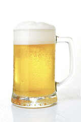 Caneca de chopp com espuma