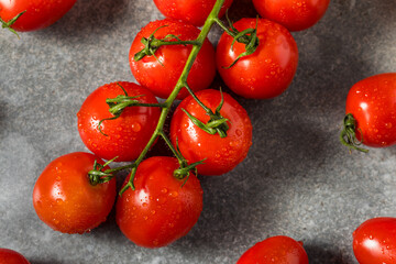 Organic Raw Red Cherry Tomatoes