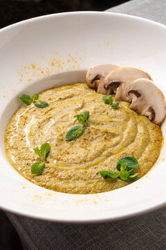 Creamy Vegan Mushroom Soup