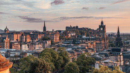 Fototapeta na wymiar The sunset view of the Edinburgh City from the Calton Hill lookout