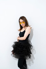 クールなファッションの女性