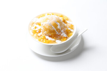 chilled fresh mango fruit sago ice snow kacang asian cendol sweet dessert with coconut milk cream in white bowl sweet dessert halal vegan food pastry menu for Hong Kong cafe