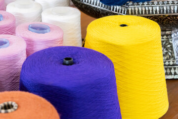 yarn prepared for weaving by hand