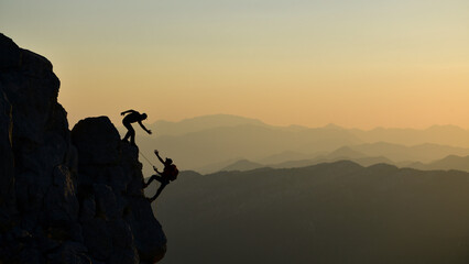 Team Solidarity in Difficult Conditions