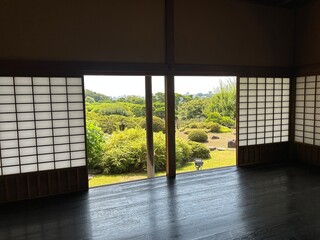 Japanese gardens are traditional gardens whose designs are accompanied by Japanese aesthetics and philosophical ideas, avoid artificial ornamentation, and highlight the natural landscape. 