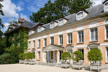 Fototapeta na wymiar Chateaubriand House in the Valle-aux-loups - Chatenay-Malabry, France