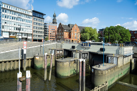 Schaartorschleuse in Hamburg