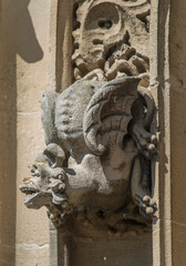 Dragon stylisée sur la façade de l'église d'Écretteville-les-Baons, Seine-Maritime, France