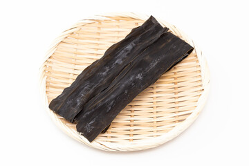 白背景に乾燥昆布