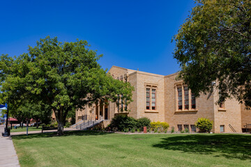 Sunny exterior view of the Ponca City Library