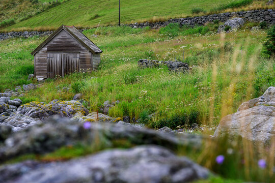 Rustic Cabin in the Norwegian Countryside of Mal&oslash;y