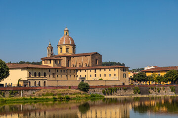 Fototapeta na wymiar Arno river embankment. Florence. Italy