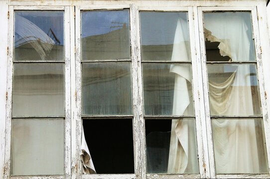 ventana en viejo edificio