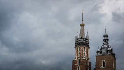 Fototapeta na wymiar St. Mary's Church on the market square in Cracow | Poland