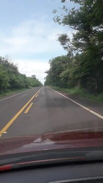dirigindo na rodovia BR 497, na cidade de Paranaiba, Estado do Mato Grosso do Sul