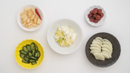 日本の漬け物イメージ｜大根・胡瓜・白菜・らっきょう・梅干し