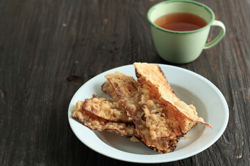 Sale Pisang Goreng, Fried Crunchy Sliced Dried Banana with Flour Coating.