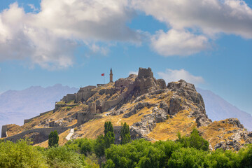 Fototapeta na wymiar Van castle on a mountain, Turkey