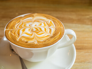 caramel latte coffee art