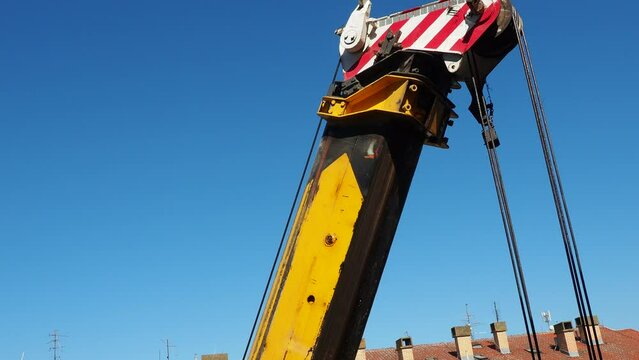 Hoisting crane, machines designed for the spatial movement of goods, the temporary engagement of which is carried out using lifting devices - hook hangers, load-handling bodies of a special design