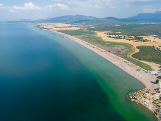 Obraz premium It is very enjoyable to camp on the beaches of Konya/Turkey, where green and blue are intertwined.