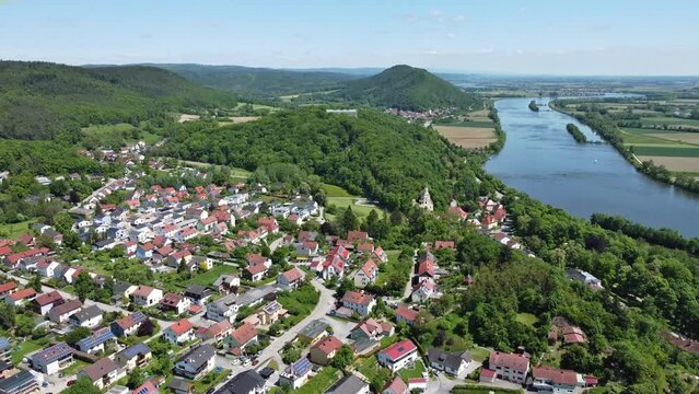 Donaustauf, Deutschland: Die Walhalla &uuml;ber der Donau