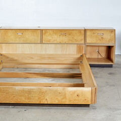 Luxurious olive ash burled wood platform bed frame. Vintage 1980s light wood furniture. 