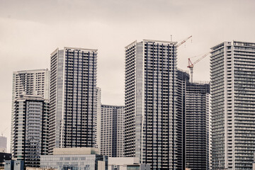Fototapeta premium 東京都中央区のマンション群