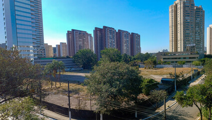 Zona sul de São Paulo. Nossa praça, Parque Burle Marx, Marginal Pinheiros, Ponte Laguna, Panamby.