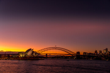 Obraz premium オペラハウスとハーバーブリッジ