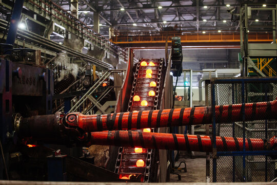 Working ball rolling mill. Production of steel grinding balls