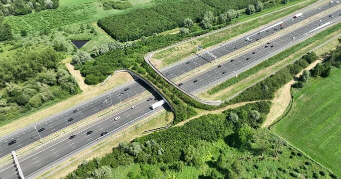 The Ecoduct Autena , also referred to as Ecoduct Autenase Kade , is an ecoduct over the A2 south of the Everdingen interchange.
