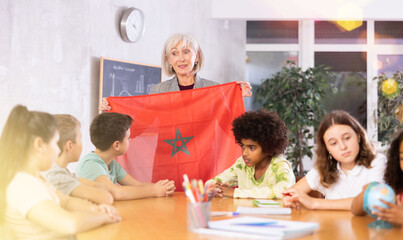 Kids learning together about morocco in geography class