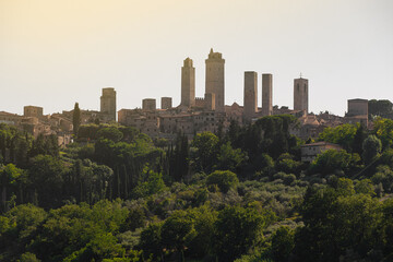 Fototapeta na wymiar city skyline. Views of the village of San Gimignano in Tuscany, Italy. San Gimignano 