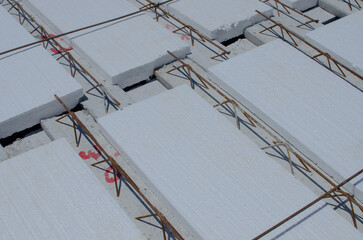 Detail of the construction of a Styrofoam slab in Brazil, a light and efficient option for thermal...