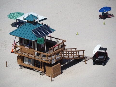 Miami-Dade County ocean lifeguard station with an innovative use of solar energy.
