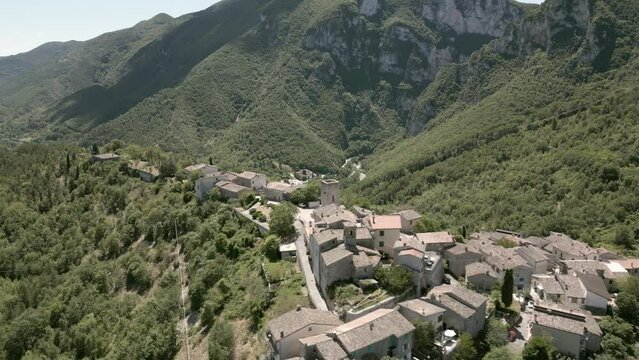 Drone footage over "Pierosara" a little town at the beautiful "Gola della Rossa" - Frasassi Caves
Marche - Italy
