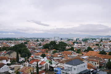 Fototapeta na wymiar view of Bandung city with a mountain behind