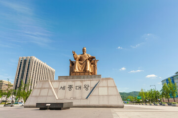 광화문광장 세종대왕 동상 © KYOBOK
