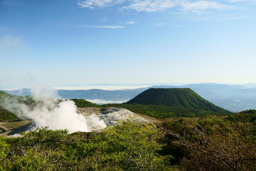 硫黄山と甑岳の景色