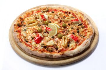 Pizza Frutti di mare on a wooden tray