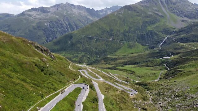 Graubünden, Schweiz: Der Oberalppass von oben