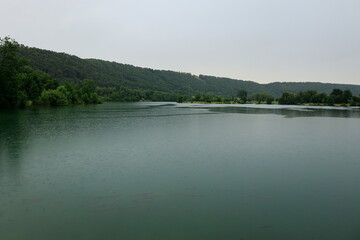 Kratzmühlsee im Altmühltal bei Beilngries im Regen