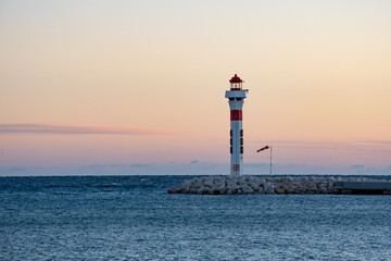 A picture of a lighthouse.
