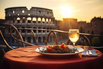 Velours gordijnen Colosseum Taste of Italy. Savoring a Delectable Plate of Spaghetti with Tomato Sauce and Basil in a Charming Roman Café with the Colosseum as a Backdrop. Culinary Experience 