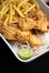 Peixe Empanado com Batatas frita