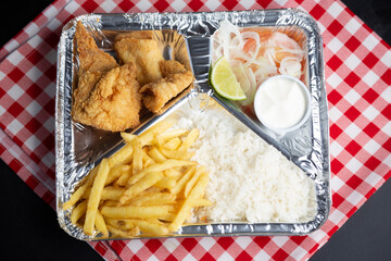 Peixe Empanado com Batatas frita