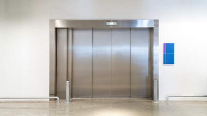 Large Stainless Steel Elevator for Freight Transportation in Warehouse