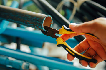 rusty wire cutter
