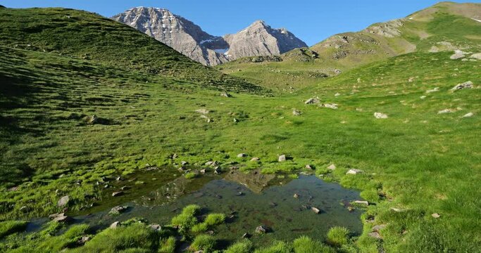 Pic du Taillon from the Tentes pass, Hautes Pyrenees, Occitania, France